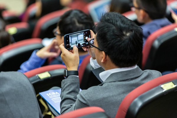 Comment optimiser les paramètres d'alimentation pour un PC portable utilisé en mode station de travail?